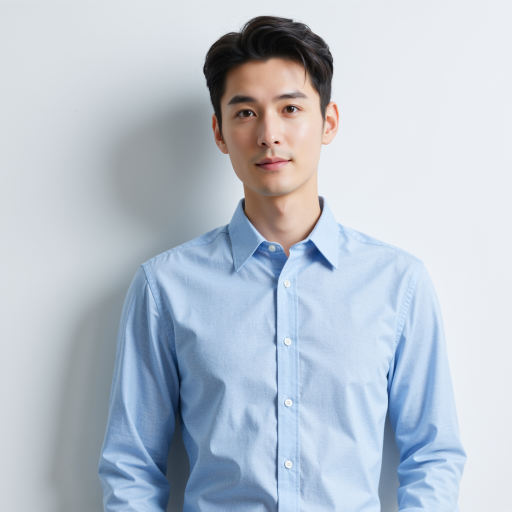 二十八岁左右男性团队成员头像，穿休闲衬衫，简约背景